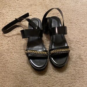 Chunky sandals
